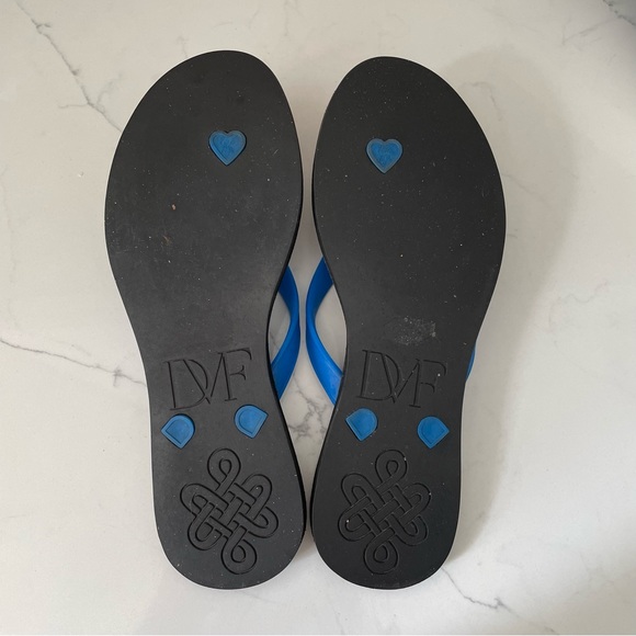 Authentic Diane von Furstenberg Lush Love Knot Flip-Flop Sandals - Picture 4 of 8